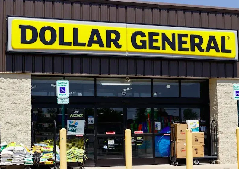 dollar general store front